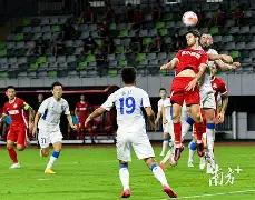 冯伯元球场,转型疑云,中锋情结浓,LeYu,Sports,乐鱼体育,乐鱼体育入口,乐鱼体育官网,乐鱼体育APP下载