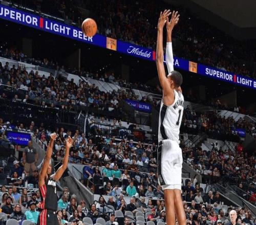 迪米特洛夫,迈阿密战至,四强,LeYu,Sports,乐鱼体育,乐鱼体育入口,乐鱼体育官网,乐鱼体育APP下载