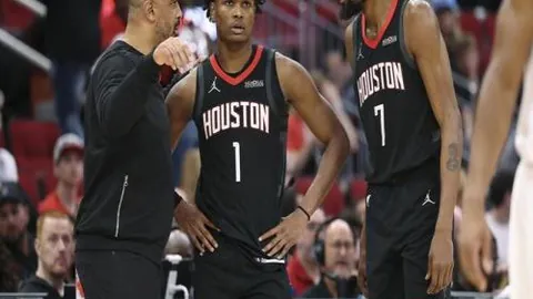 曼联3分钟狂追3球逆袭胜利，修咸顿1-3英超惨败